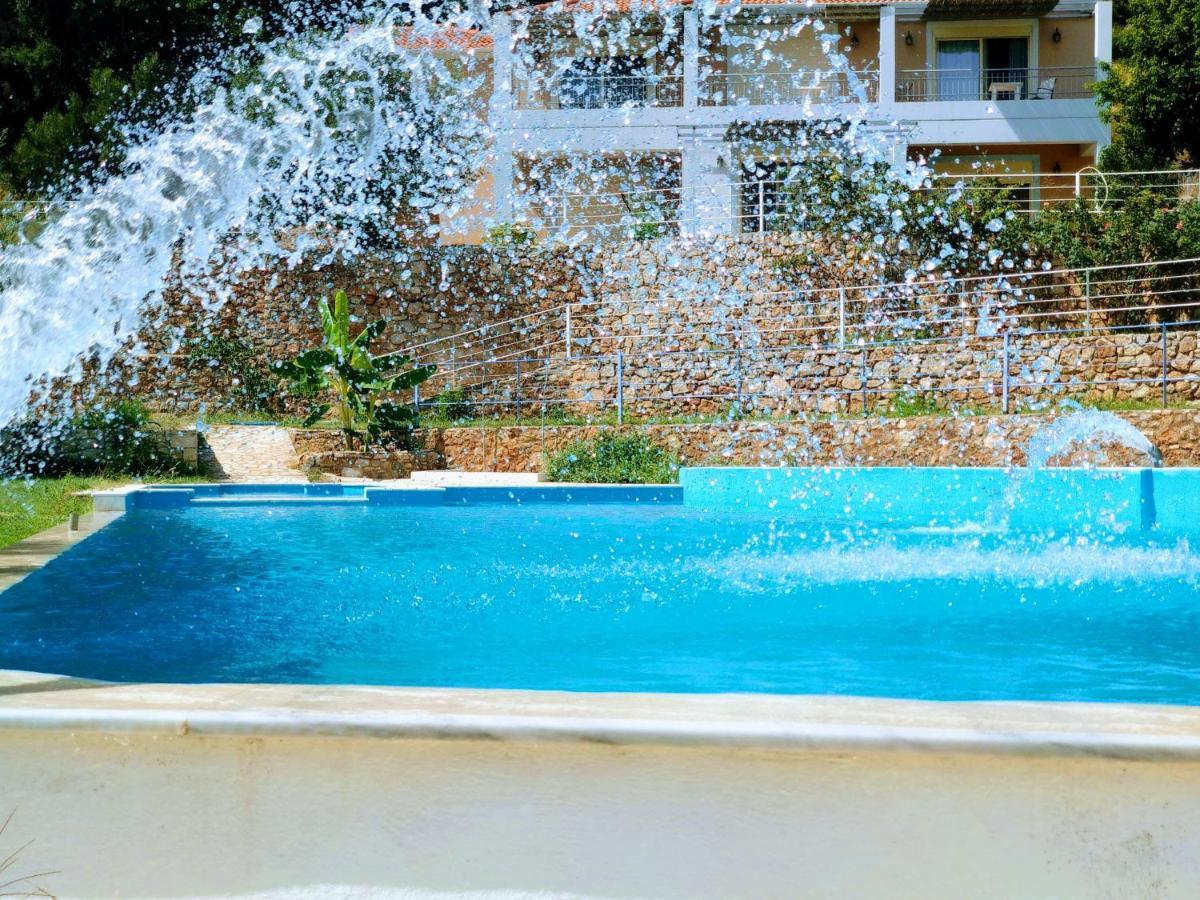Hotel Theasis Paralia Sergoulas Ngoại thất bức ảnh