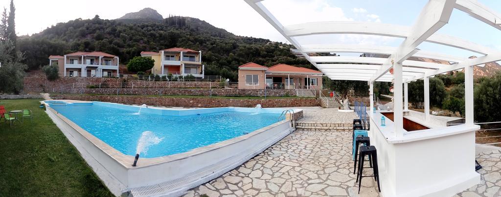 Hotel Theasis Paralia Sergoulas Ngoại thất bức ảnh
